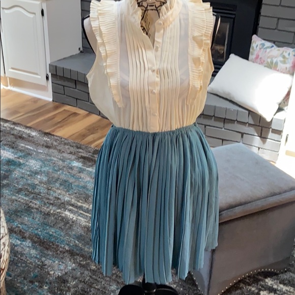 Dress - Picture 1 of 3